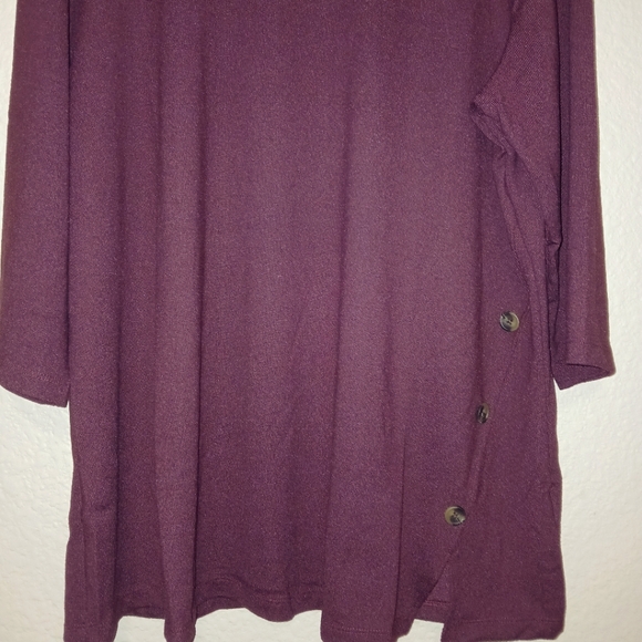 Denim & Co. Women's Burgundy Top - Picture 5 of 6